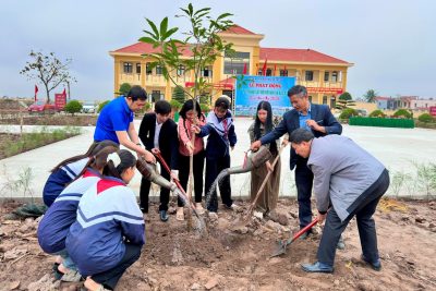 THẦY VÀ TRÒ TRƯỜNG THCS HẢI LÝ THAM GIA “TẾT TRỒNG CÂY ĐỜI ĐỜI NHỚ ƠN BÁC HỒ” XUÂN BÍNH NGỌ 2026